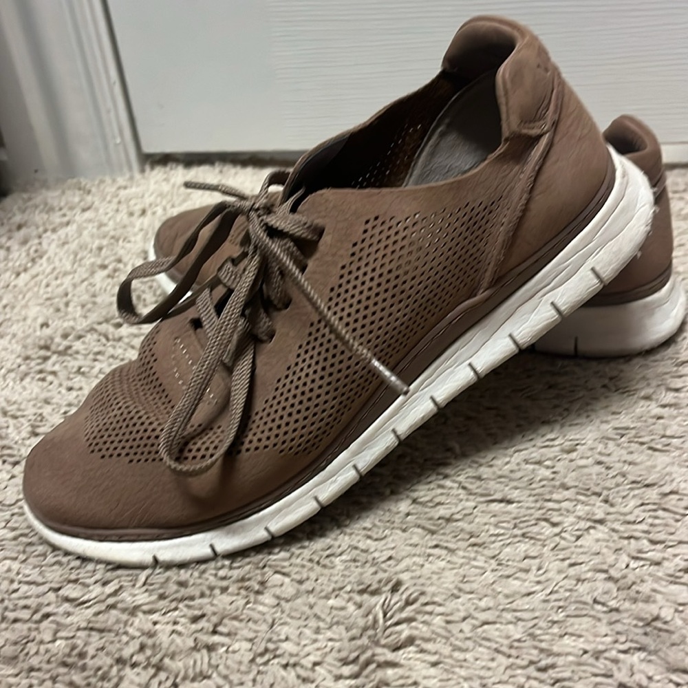 Vionics shoes